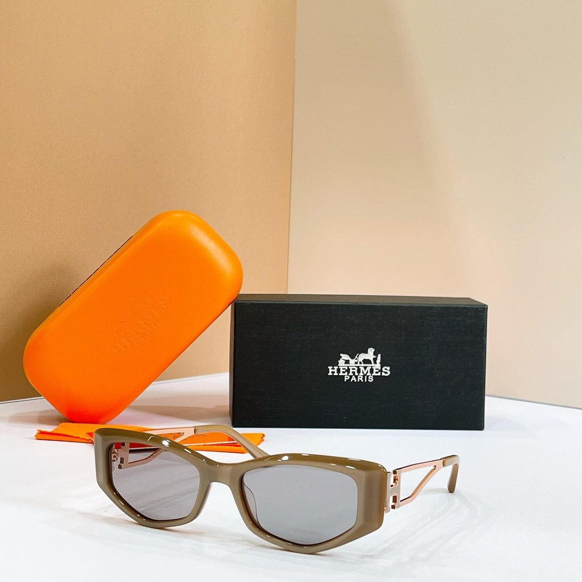 Hermes H8126S Sunglasses