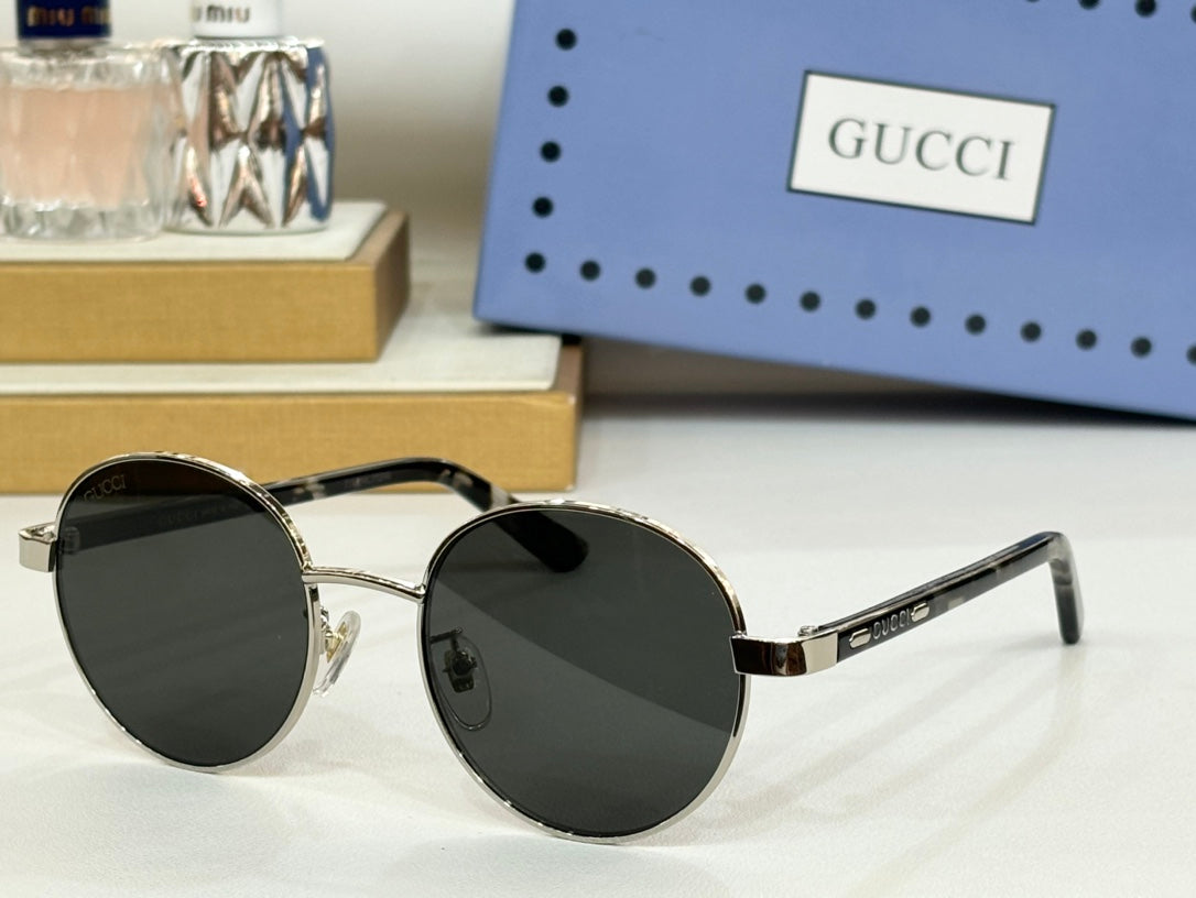 Gucci GG1585O Eyeglass Frames